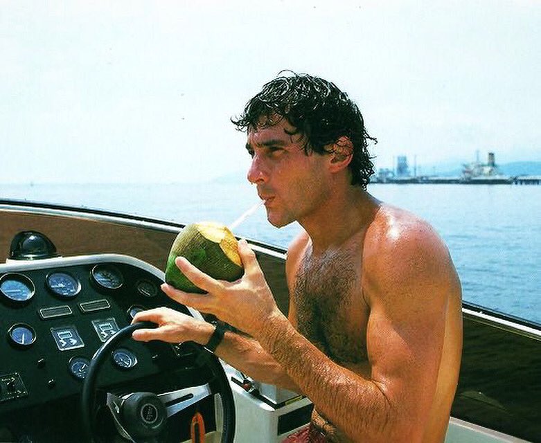 LykkeMag's tweet photo. race day 🏁
#FrenchGP #F1 
@ayrtonsenna https://t.co/ReRaJDf9pL