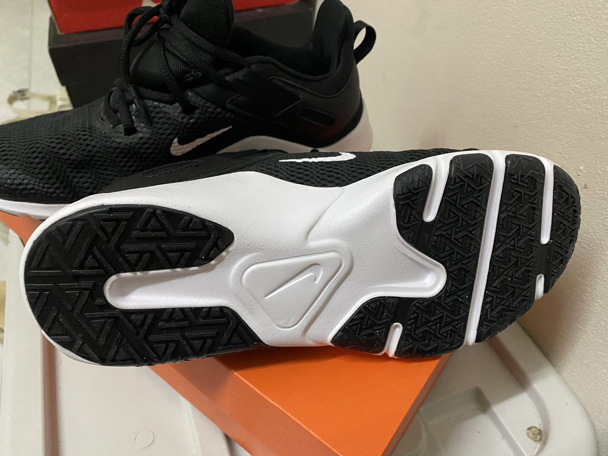 Jintaem73's tweet photo. Nike ของแท้100% ลองใส่แค่ครั้งเดียวแล้วมันคับค่ะ dmหรือเมนชั่นถามข้อมูลเพิ่มเติมได้น้าา ขายให้1300เลย ราคาป้าย2100น้าา เบอร์40 #รองเท้ามือสอง #รองเท้าผ้าใบมือสอง #ไนกี้ #ไนกี้มือสอง #รองเท้ามือ1 #รองเท้ามือ2 https://t.co/QtLTeETymm