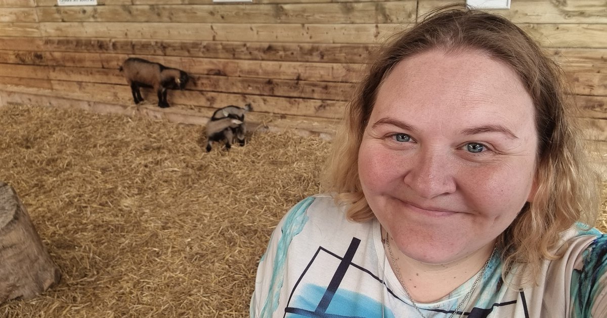 Good morning!

How is everyone today?

#suzytheexplorer #newday goodmorning #morningvibes #goodmorningpost #morningworld #sunday #sundayfunday #sundayvibes #weekend #sundaymorning #sundaymood #weekendvibes #weekendmood #devon #goats #zoo #worldofcountrylife