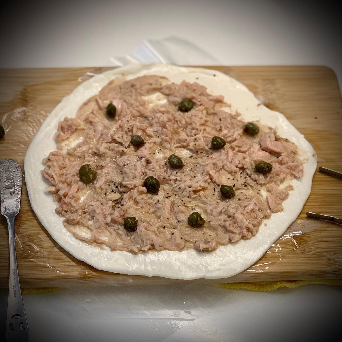 FoodyRuby's tweet image. Pull-Apart Tuna Puff Pastry Tarte
Now I need a glass of sparkling wine… 🥂

#吞拿魚撻 #吞拿魚鱈魚肝醬撻 #TarteAuPoisson  #Appertizer #PullApartPuffPastryTunaTarte #PullApartPuffPastry #PullApart #PuffPastry 
#MyPuffPastryEasyMeal
#ChopsticksAndForks #LiKitchenInTheMountain