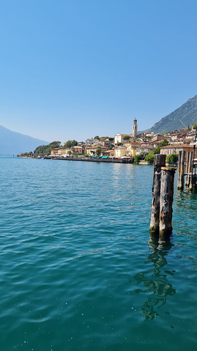 leozone2's tweet photo. Incantevole #limonesulgarda #lagodigarda https://t.co/ddsfgc7kZb