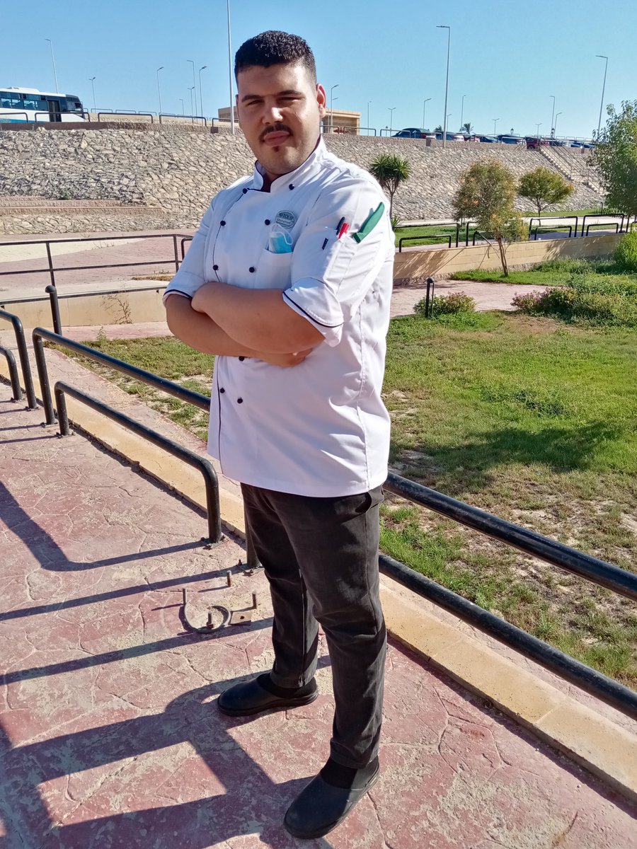 عندما نسعى إلى أن نكون افضل حالا مما كنا عليه فإن كل شئ يبدوا افضل من حولنا..^^🤞💞