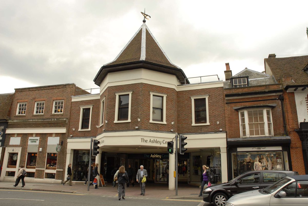 thebestofepsom's tweet photo. The Ashley Centre #Epsom - #SUNDAYSHOPPING #OPENINEPSOM #EpsomShoppingCentre https://t.co/VkgJS0QWtq