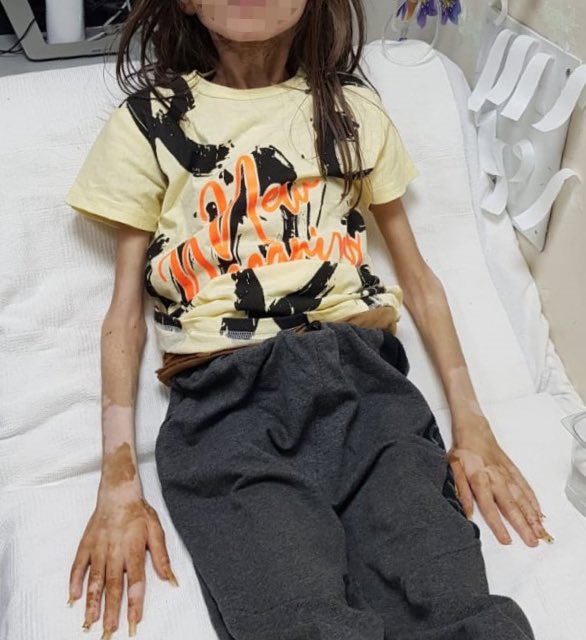 Bursa'da kirasını ödemediği gerekçesiyle kiracısını mahkemeye veren ev shbi Borcunun ödemeyen ve duruşmalra katılmayan Pınar A.'nın evden tahliyesine karar verildi. İcra ekibinin çilingir yardımıyla girdiği evin kilitli ve çöple dolu bir odasında ise 9 yaşındaki bir çocuk bulundu