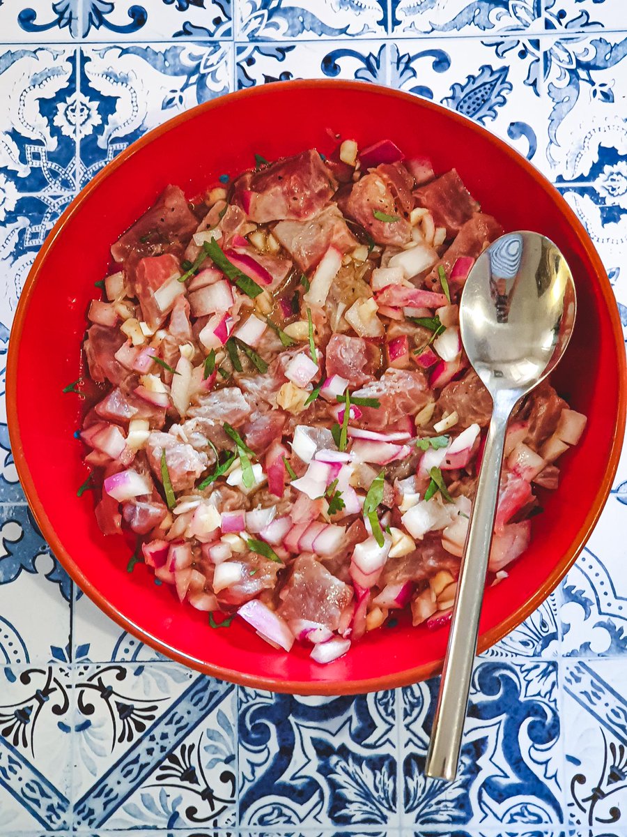 J’adore le ceviche, cette préparation d’origine péruvienne à base de #poisson cru, « cuit » grâce au jus de citron. Je vous invite donc au voyage avec cette délicieuse #recette de #ceviche de thon au citron vert et coriandre.
gourmicom.fr/recette-cevich… #blog #sansgluten #sanslactose