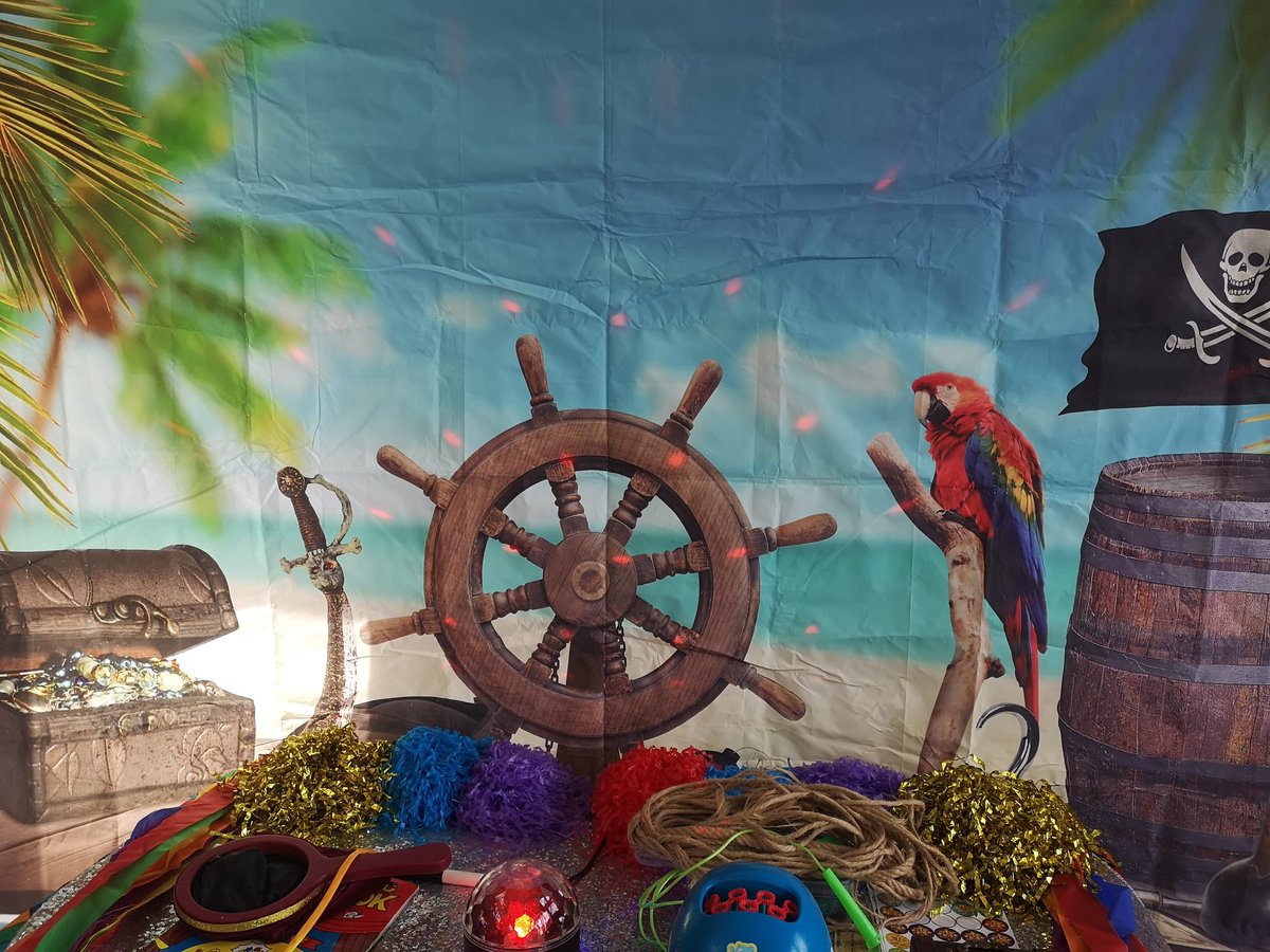 A lovely sunny weekend full of parties! Including a pirate themed party with treasure hunt ARRGGGHH! 🦜 #childrensentertainers #childrensparties #kidspartyideas #kidsparties #pirateparties