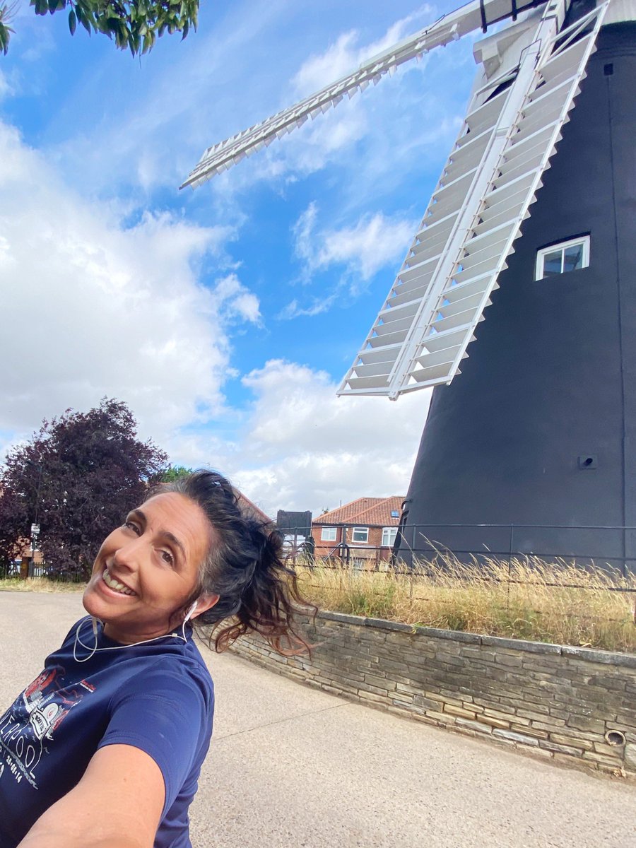 CarlaBallantine's tweet photo. Lovely morning run out #WhereAmI
Questionable get up 😂 #Neons #ClubTropicana #RascalClobber #RunChat #Running #RunningGear #Windmill #Flour #WindyMiller
🏃🏻‍♀️☀️💛 https://t.co/4T9oQhT3Lq