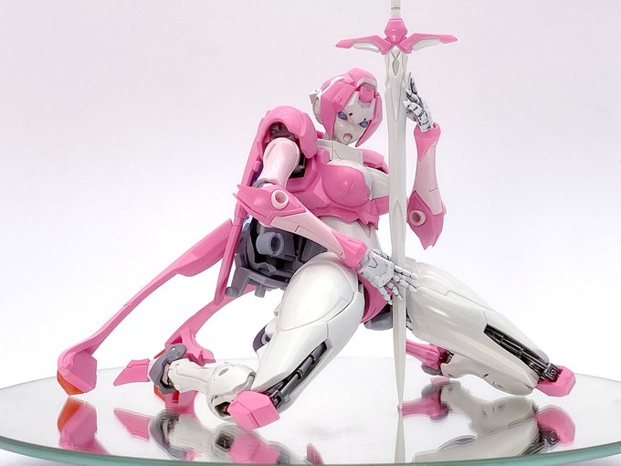 あぁ、こうして性癖は歪み新たな枝分かれを生み出してゆくのです。
v-magにとっては全ておセンシティブ写真に見えているのですが
女性型ロボットの性癖がない普通人の方々には
どう映っているのでしょうか? 