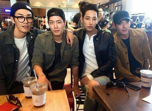 shewybaebae's tweet photo. I just want....😭💕👉👈 (reunion) 

after binging style log episodes with the hottest model avengers  😢 

#LeeSooHyuk #KimWooBin 
#KimYoungKwang #SungJoon #HongJongHyun 

#StyleLog https://t.co/tnXhCZNHpr