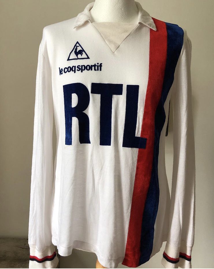 Rousselet_Blanc's tweet photo. Mon #maillotvintage du jour : PSG 1982 porté/worn #psgvintage #psg #psgjersey #maillotpsg #maillotsdefoot #maillotsancien #maillotsanciens #retrofootballjersey #80es #70es #vintagejerseys #vintagefootballshirt #vintagefootballshirts #vintagefootballjersey https://t.co/8Gl6WlL0tQ