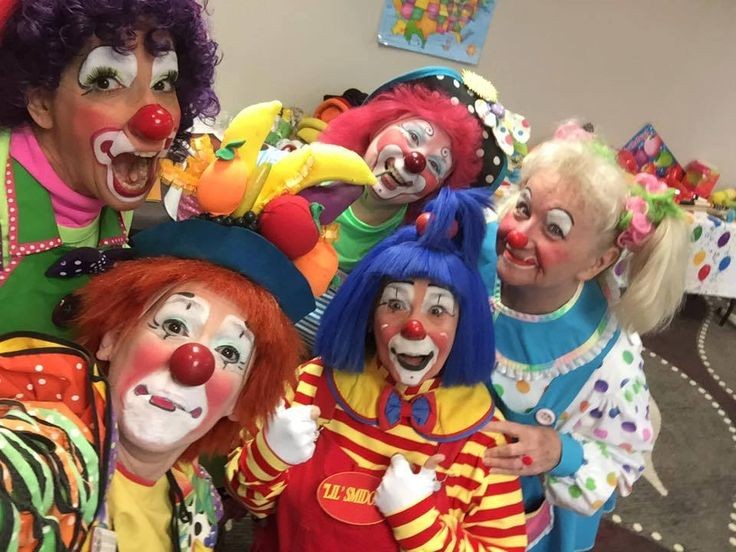 H3LENASREVENGE's tweet photo. mcrtwt selfie day <3 #mcrcircus https://t.co/sSUkASH5S5