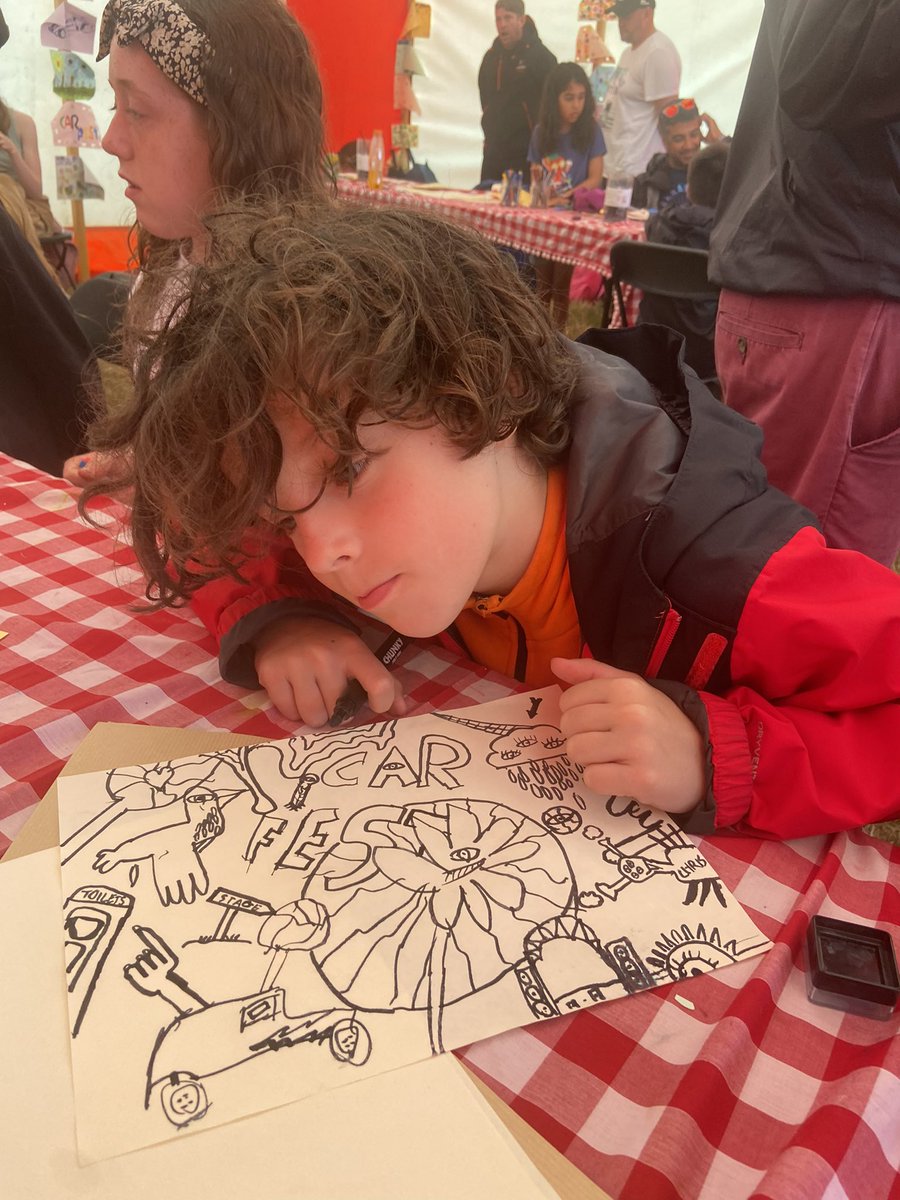 Chrisbwhite78's tweet photo. @luke_crump inspired drawing after seeing his awesome big drawing @Carfestevent north. https://t.co/Z83BjfHVk4
