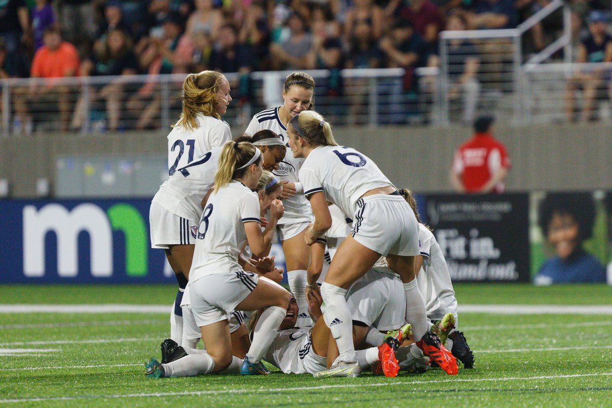 digital_gopher's tweet image. Here is my gallery from the USL W league final @MNAuroraFC  vs @TormentaWLeague 
isiphotos.photoshelter.com/gallery/Minnes…
#ForTheW  #soccer