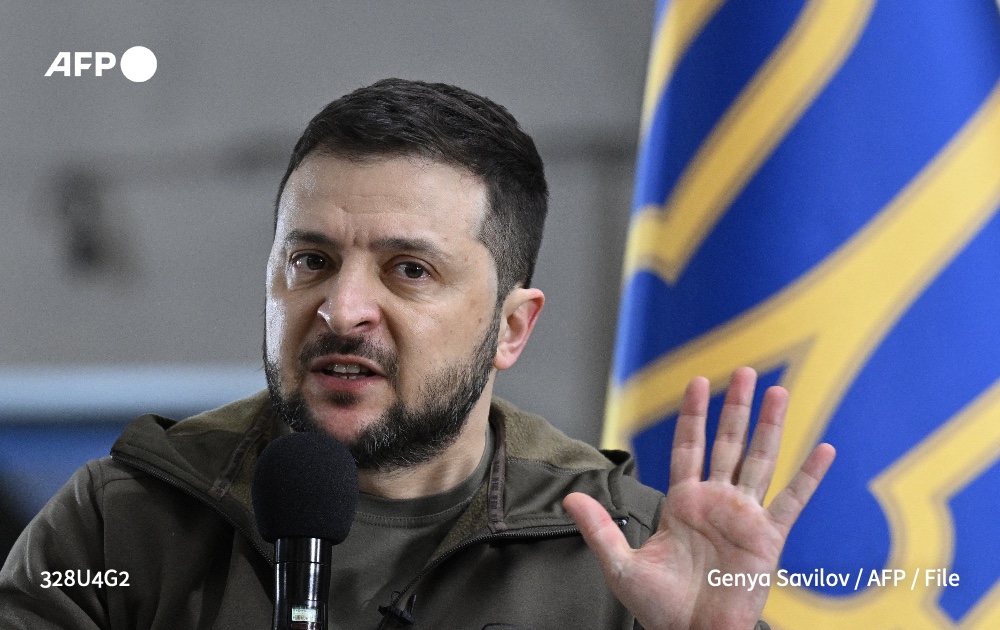 AFP's tweet photo. #UPDATE Russian missiles destroyed Ukrainian "military infrastructure" in a strike on the Black Sea port of #Odessa crucial for grain exports, Russia's foreign ministry said Sunday, as Ukraine's president said the strikes showed Moscow could not be trusted https://t.co/XDYfcLYMFP https://t.co/Q0ITetYEgS