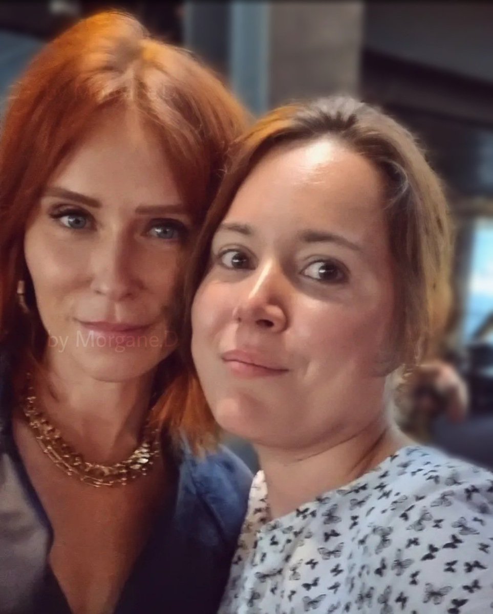 Pepsou60's tweet photo. Merci à #AudreyFleurot d'avoir pris le temps de faire une deuxième photo avec moi 💕
J'en peux plus de moi, incapable de faire un selfie sans trembler, c'est une catastrophe !
La prochaine fois je lui demande si elle peut prendre le selfie à ma place 😅

#Paris #UGC https://t.co/dfruZ4ikaK