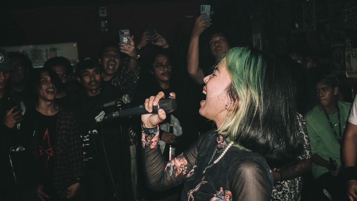 PARAMORE BANDUNG tweet media