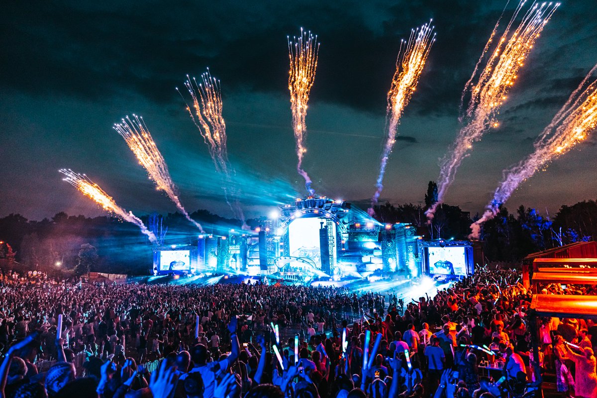 tomorrowland's tweet photo. Music unites us all. https://t.co/Ylh3ftXq3a