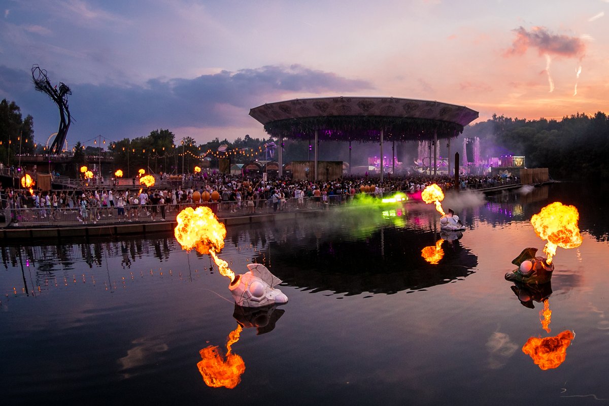 tomorrowland's tweet photo. Music unites us all. https://t.co/Ylh3ftXq3a