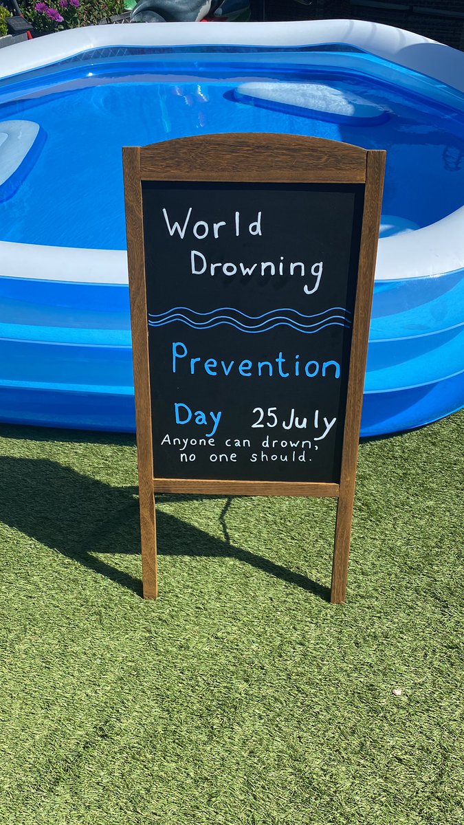 SamMetHaward's tweet photo. Spending my Sunday morning doing some artwork in preparation for tomorrow. #worlddrowningpreventionday @HFRS @Hatfield_FS @HemelBlueWatch https://t.co/eczVl1BJYw