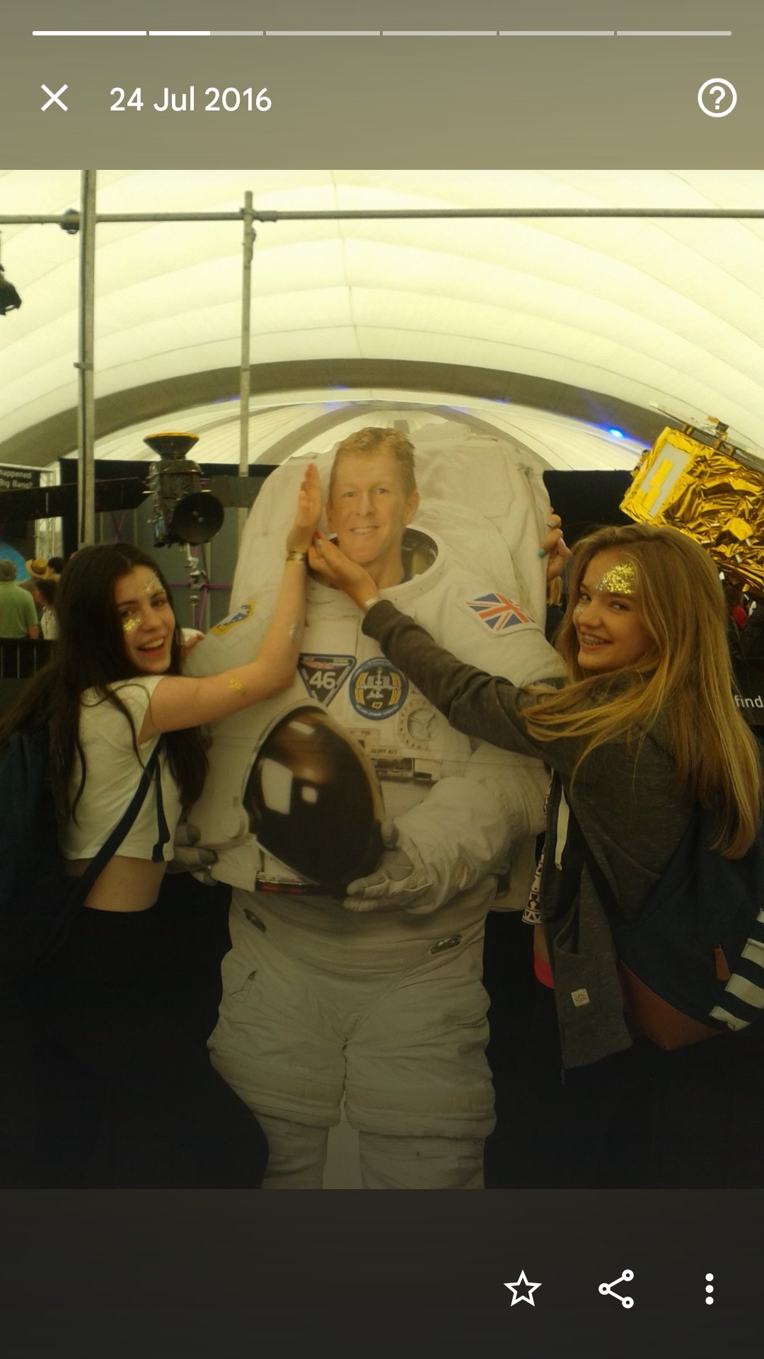 @ProfTimOB @astro_timpeake Who'd have thought 6 years ago that he'd actually be there IN PERSON..! Amazing @bluedotfestival , wish we'd been there this time! https://t.co/gIQtWIcqVL