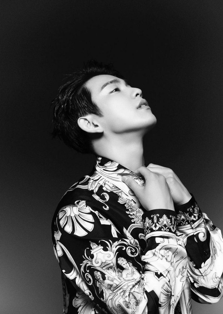[220724]
Jinyoung IG update

instagram.com/p/CgWn7haB9lV/…

#Jinyoung #진영
#จินยอง #ジニョン 
#GOT7 #GQ #Versace