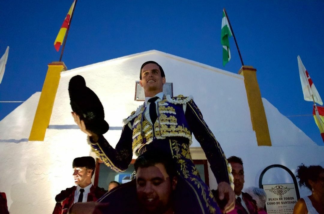 Otra tarde más, puerta grande para David Galván, 4 orejas en su reencuentro con ganadería <a href="/Luis_Algarra/">GANADERÍA LUIS ALGARRA POLERA</a> . Enhorabuena , gran torero!!!!!