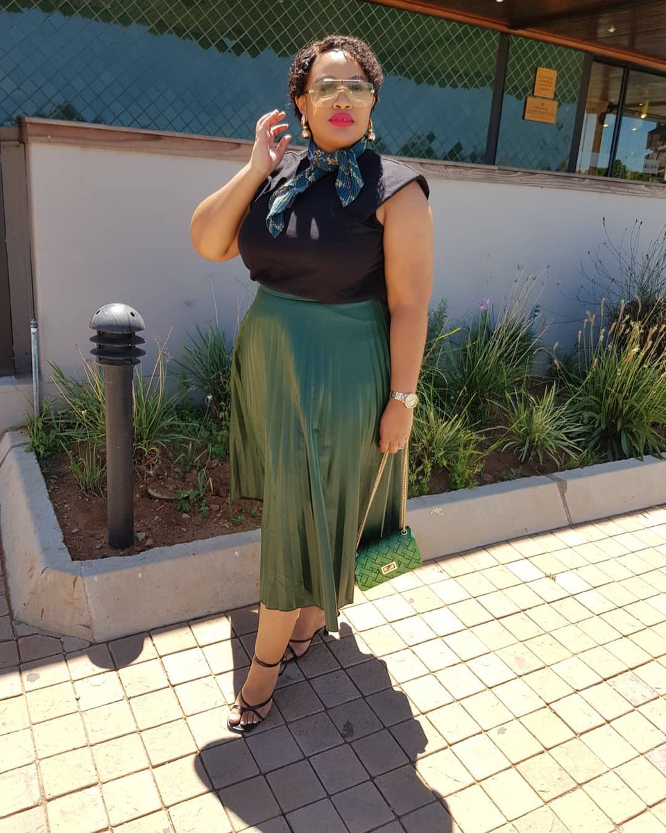 jess_caleni's tweet photo. I just wanna say blessed Sunday to Y'all 😘 #uMjoloWithAzola And may you find the Key to your Happiness today. https://t.co/9usGhZvnI5