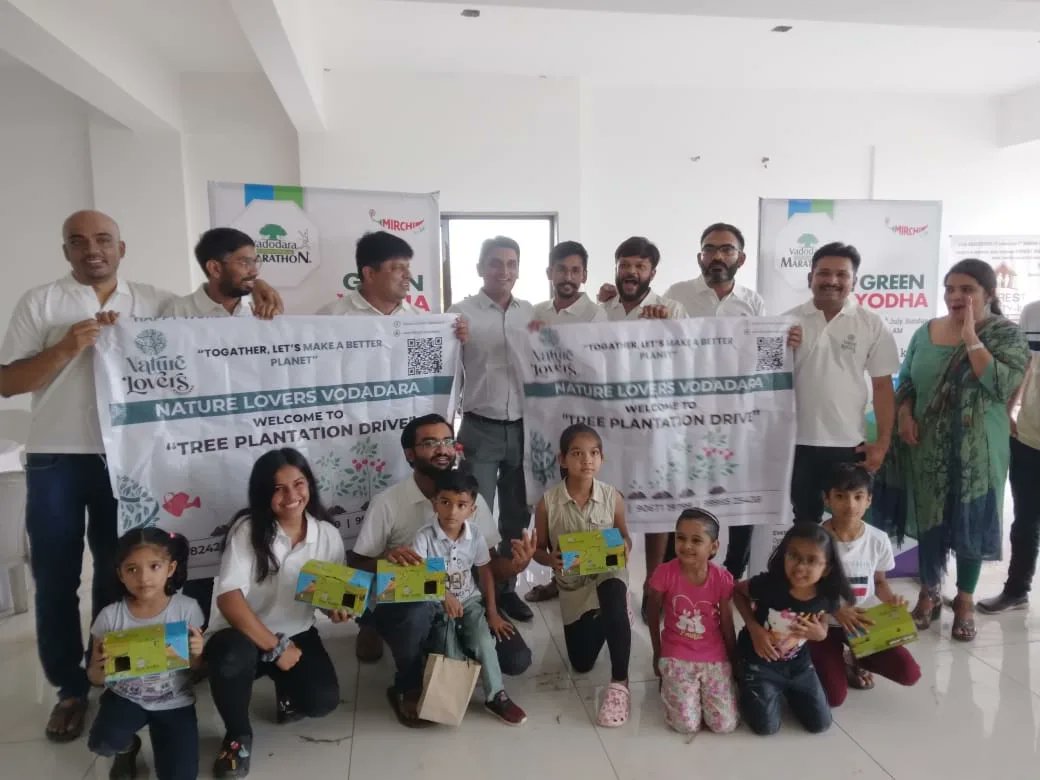 natureloversva1's tweet photo. Pleasure being a part of t programme arranged by Radio Mirchi, Everest Group Shri Umeshbhai , Vadodara Marathon for tree plantation. Radio Mirchi's RJ Mohini wonderfully hosted and gave Slogan GREEN YODHA. Met energetic women Tejal Amin of Navrachna Univesity . #naturelovers https://t.co/00UhD99vxF