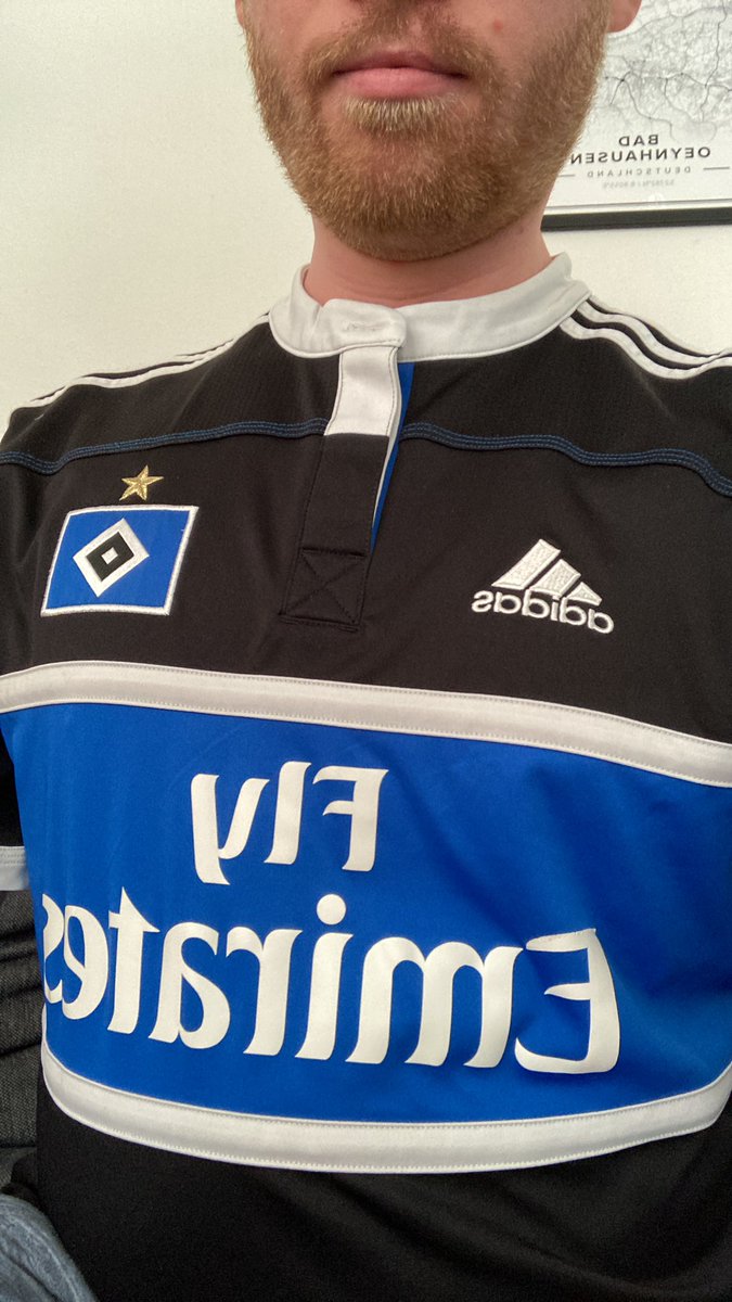 Auch aufm Sofa heute in schwarz. #UnsUwe #nurderHSV #HSVFCH