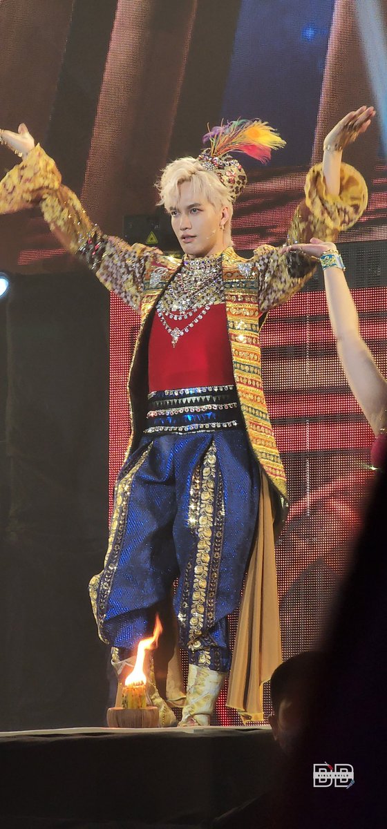 AriesLovesBl's tweet photo. #Thankun is the King/Queen.
Wow Wow Wow! 😍
#KinnPorscheWorldTour
#KPworldtourD1 https://t.co/1j0ecti88m