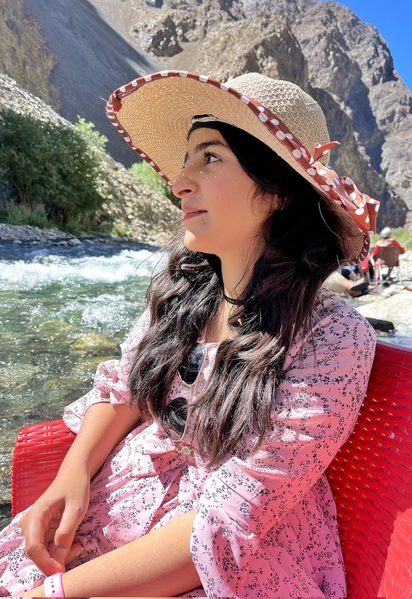 mahin_baloch's tweet photo. Live life with no excuses 
Travel with no regrets ✨

#travelseries
#mahinwahidbaloch 
#travel2022 https://t.co/pCKk7KQ2LV
