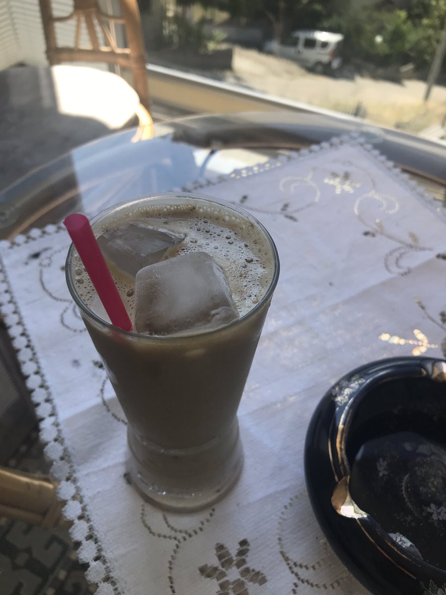 UsteksametT's tweet image. #tam #zamanı #ıcelatte 😁😉👍🧋