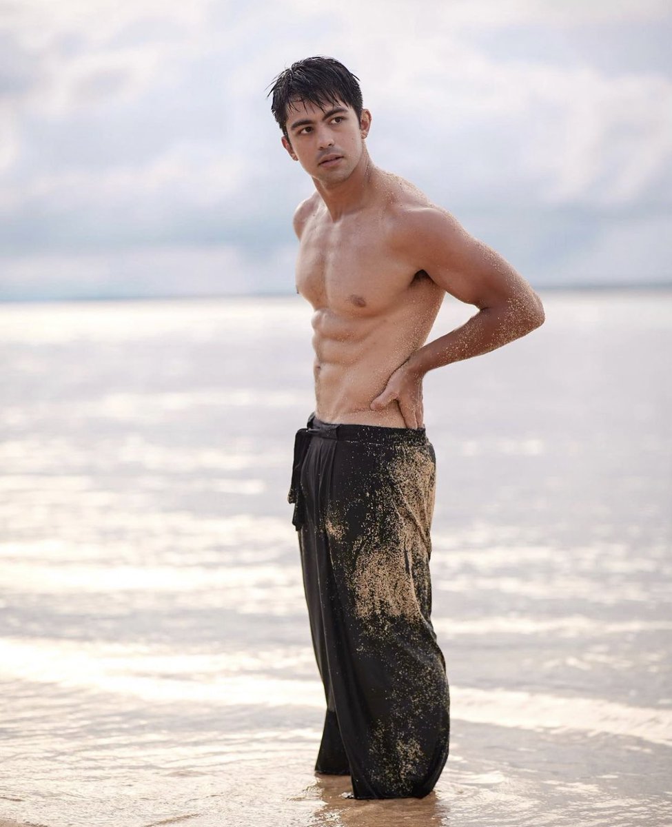 derrrmonasterio's tweet photo. -Dependability-

Fortunate enough to have witnessed first hand these characters' journey.

#ReturnToParadise https://t.co/PPybDPjQFP