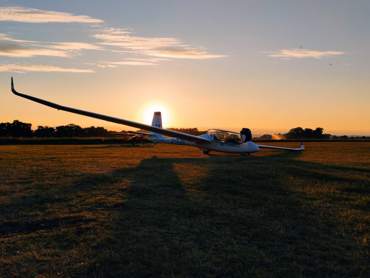 Scottishgliding's tweet photo. Learn to Glide Deluxe includes 3 months membership and one week intensive gliding course. Lots of availability throughout August! Visit the website or get in touch for details 😁 https://t.co/phj7AwUtw7
#learntoglide #portmoakairfield #scottishgliding https://t.co/VK4Aj6XlZ7