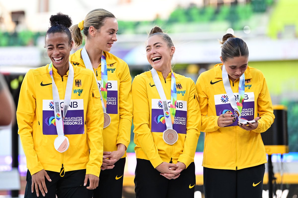 What a year it's been for Alexandra Burghardt! 🇩🇪

🥈 at the Winter Olympics in the bobsleigh 
🥉 at the #WorldAthleticsChamps in the 4x100m
