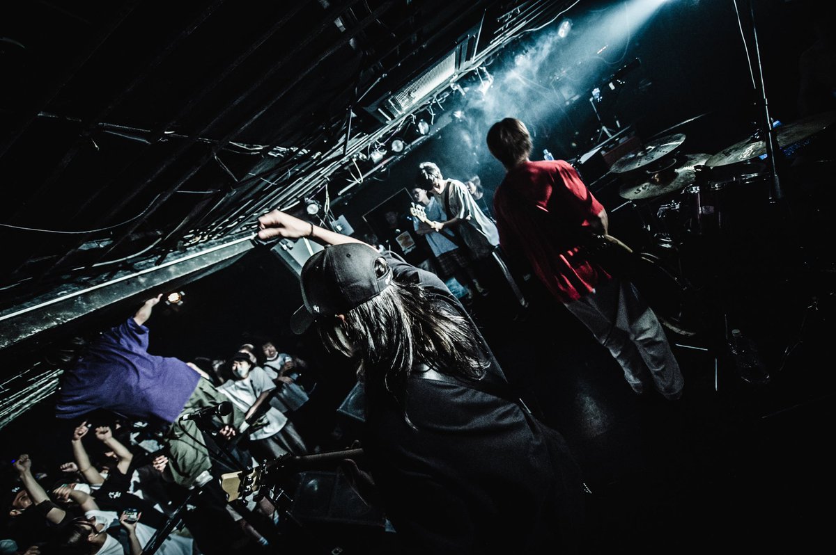 GetAllAround's tweet photo. 7/22 Get All Around 
ありがとうございました。色んな人が来てくれて最高のパーティになりました、約3年間応援してくれてありがとうございまいた。

各々違う道に進むけど、よかったらそれも応援してあげてください。

またいつかどこかで会えたら酒でも呑んでこんなことあったねって笑って話そうね。 https://t.co/IeTU99qLTy