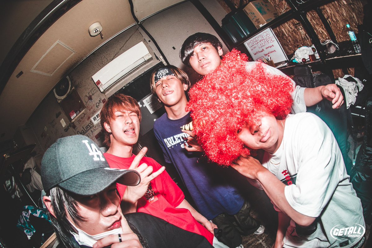 GetAllAround's tweet photo. 7/22 Get All Around 
ありがとうございました。色んな人が来てくれて最高のパーティになりました、約3年間応援してくれてありがとうございまいた。

各々違う道に進むけど、よかったらそれも応援してあげてください。

またいつかどこかで会えたら酒でも呑んでこんなことあったねって笑って話そうね。 https://t.co/IeTU99qLTy