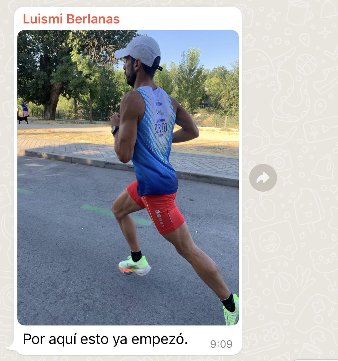 9:30am de domingo en Soria. <a href="/JdelCampoVecino/">Juan del Campo</a> madruga desde Madrid para estar puntual y acompañarme en mi tirada de 30kms (<a href="/lmmberlanas/">LMMBerlanas</a> ya estaba a esa hora con mi compi <a href="/Alex_balilla/">Alex Jiménez</a>) 

Siempre lo pensaré, los atletas estaremos en eterna deuda con nuestros entrenadores.