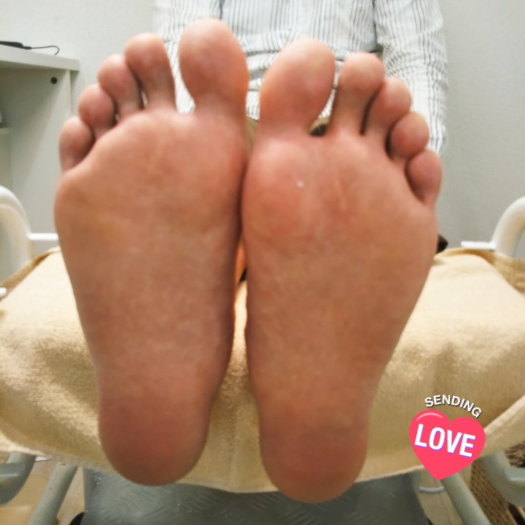 Luca_pedicure's tweet photo. ネイルオフ&amp;角質除去してきたよ👣����
足全体がリフレッシュした感じ✨

#素足 #足裏 #ペディキュア #足フェチ #いいなと思ったらRT  #性癖に刺さったらいいねorRT https://t.co/XxbdenoQoa