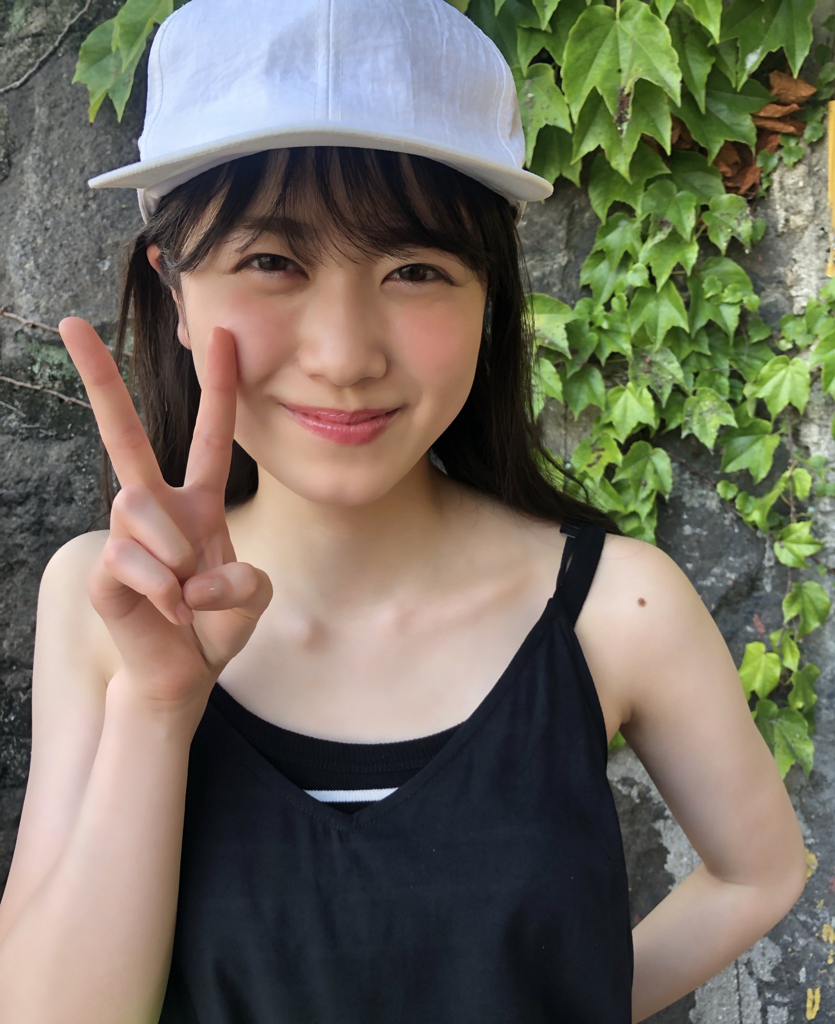 丹生明里 公式生写真 255枚 まとめ売り 日向坂46丹生明里1st写真集の裏表紙4種公開、秋元康の帯コメント