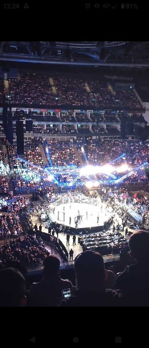 NickWHU91's tweet photo. #UFCLondon That was epic https://t.co/ZmNTCy7V3c