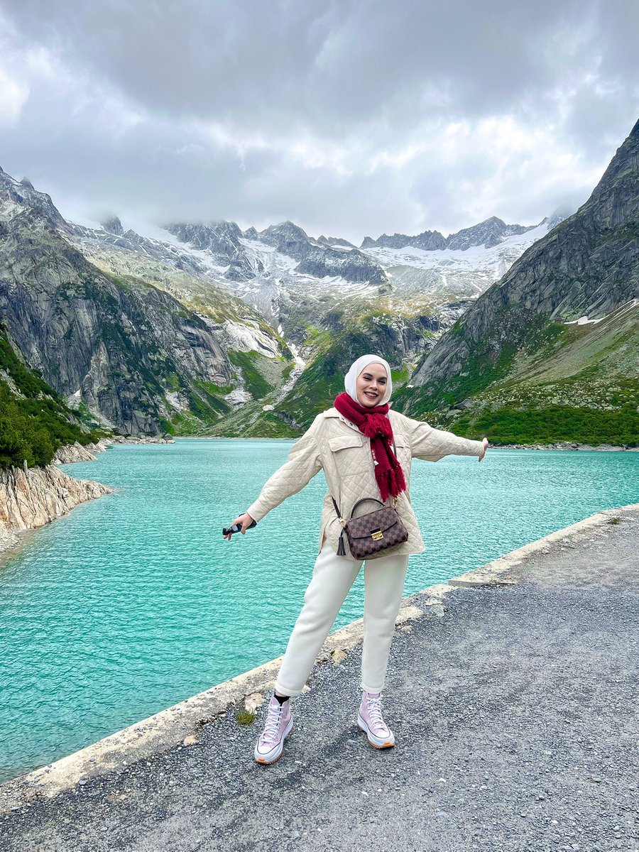 Siapa nak pergi bercuti tu, nah i share my travel essentials!

I’ll share all the links in this thread ⬇️