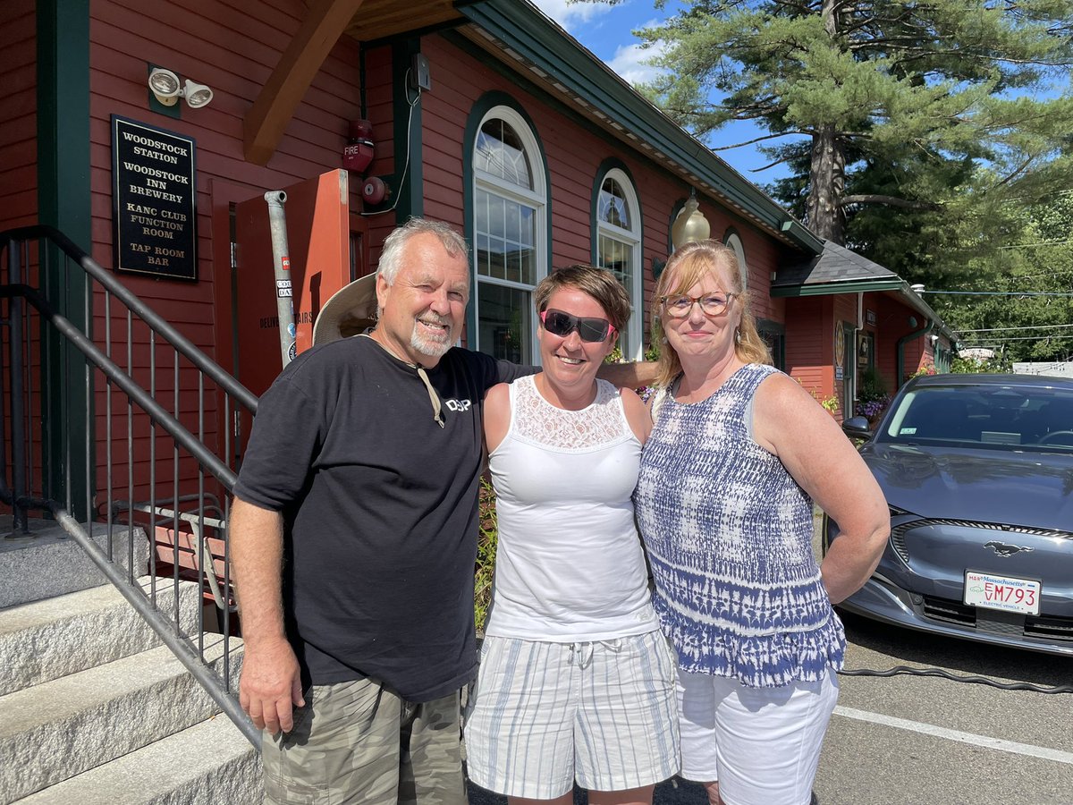 SharonCrossan2's tweet photo. Yesterday was a catch up with more friends from my Loon Mountain teaching years.   Thank you Mark &amp; Julie for the afternoon of memories to treasure.   😁 https://t.co/zSgLam3Mwf