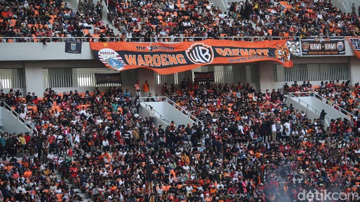 detikcom's tweet photo. #FOTO  Acara Grand Launching Jakarta International Stadium (JIS) diselenggarakan sore ini. Gubernur DKI Jakarta Anies Baswedan Pakai Syal 'Gue Persija'.

Foto: Rifkianto Nugroho/detikcom https://t.co/uQMaPpD0DR
