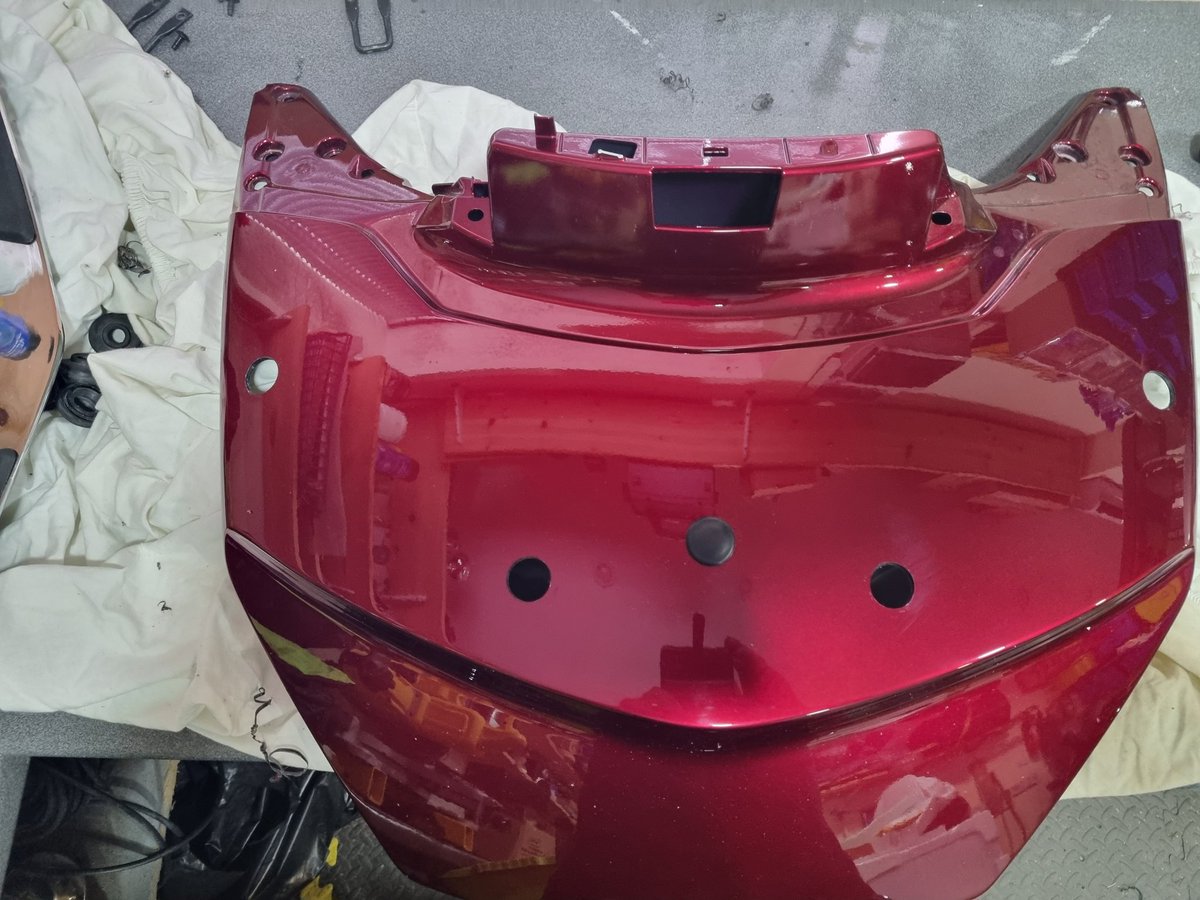 Goldwingmisfits's tweet photo. I tackled the trunk rack and fitted the new larger passenger grips last weekend "that was scary 😨 " https://t.co/OWnspVcN2g