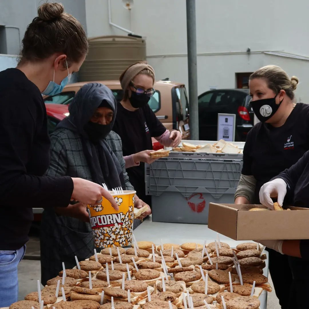 LadlesofLove's tweet photo. Itβs not how much we give but how much love we put into giving. β Mother Teresa
Volunteers are a part of the Dignity Kitchen family! Our volunteers helped us serve 489 meals to people in need. You too can join us by signing up today!
#makeadifference #alleviatehunger #seva https://t.co/XW6a8ksR6L