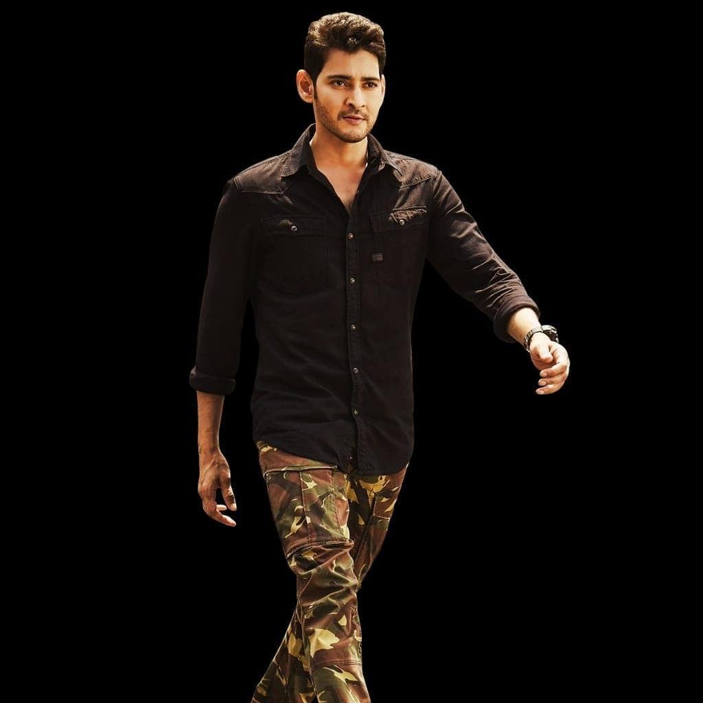 IndianBoxfice's tweet photo. Who Is King Of Box Office Among The 2 ? 

     RT #AlluArjun                Like #Mahesh https://t.co/bXtVkpV5bn