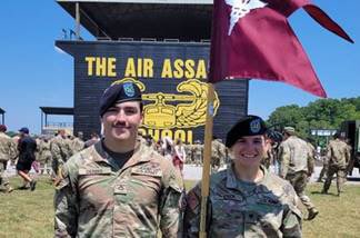 CSMMEDCOM's tweet photo. Look at these two high speeds wasting NO time getting after it! SPC Stock not only slayed Air Assault School, she also achieved a 594 ACFT Score. Great Job PFC Derbis (68W) and SPC Stock (68K)! #armymedicineisarmystrong #buildthem https://t.co/vL4cGnL9iw