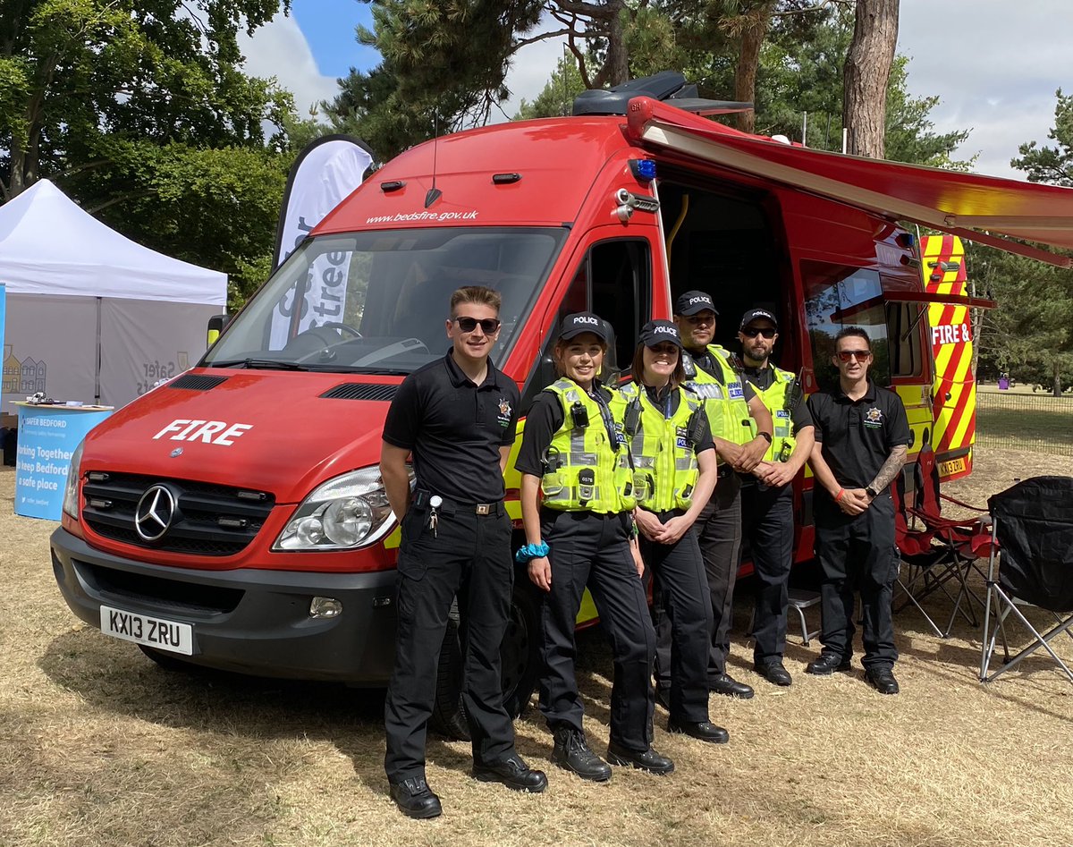 We are all set up at #BedfordRiverFestival on our Incident Command Unit, working in collaboration with @bedspolice Missing Persons Team. @BedsFire  @Beds_FireCtrl