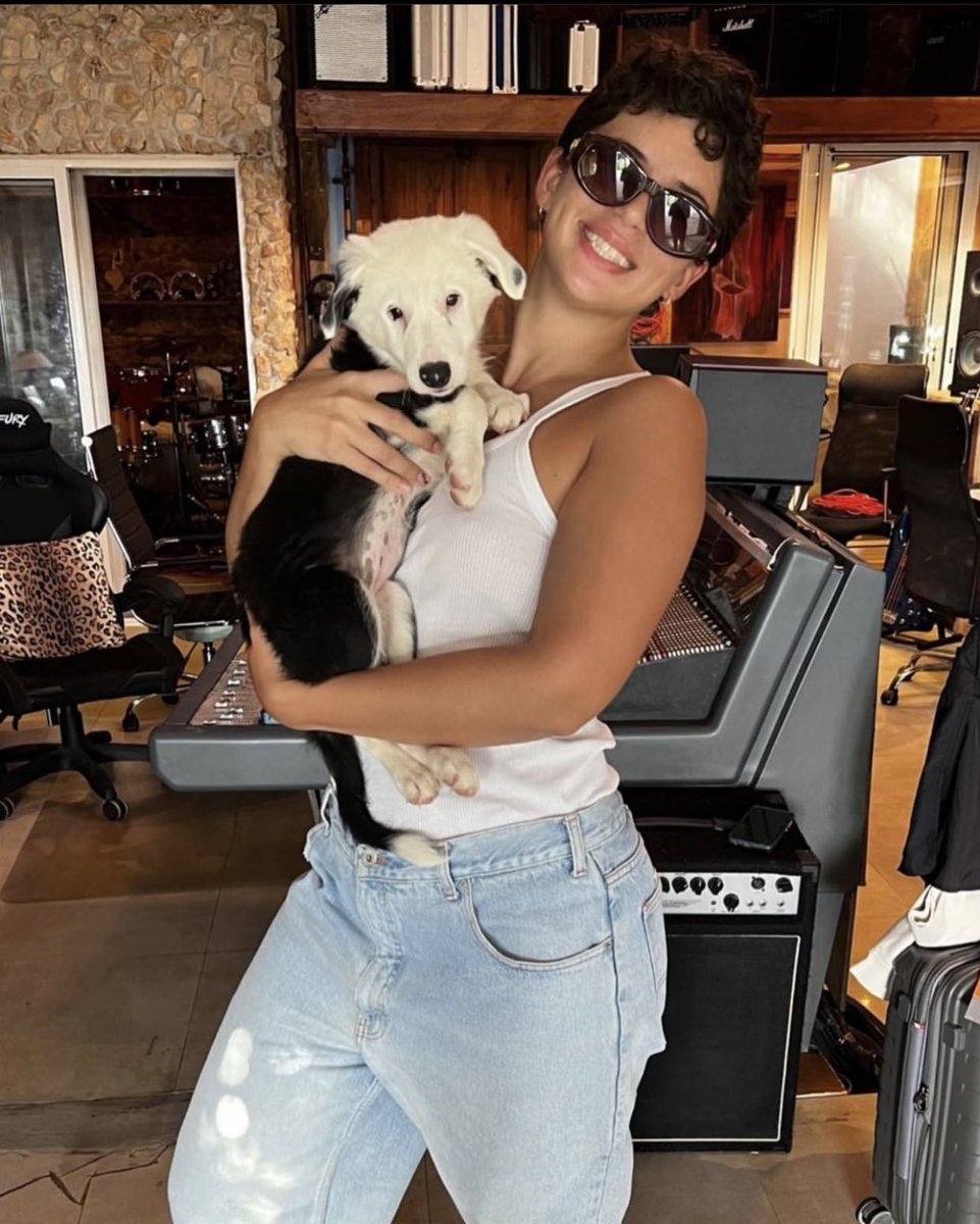 NathyPeluso's tweet photo. domingo d estudiooo 🐶🐶🐾 https://t.co/YvLpbYPhfn